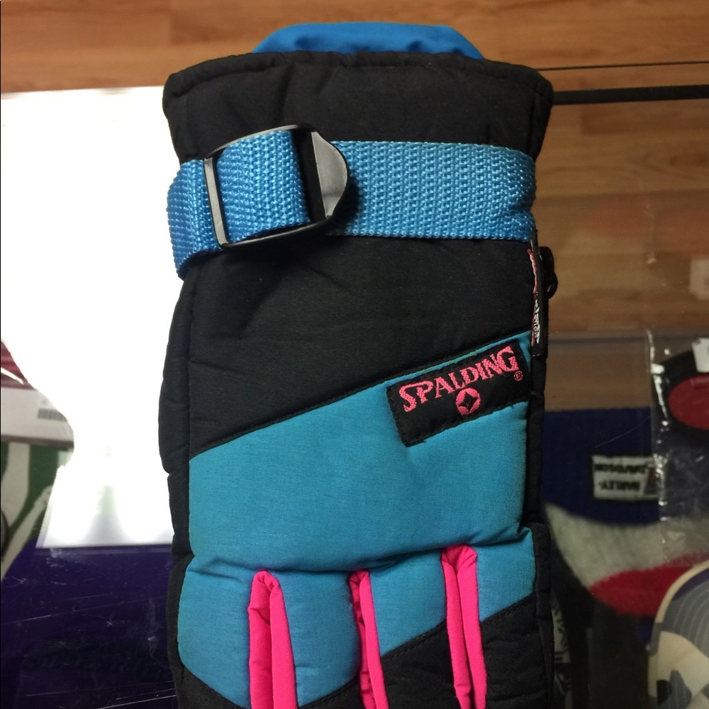Spalding Glove